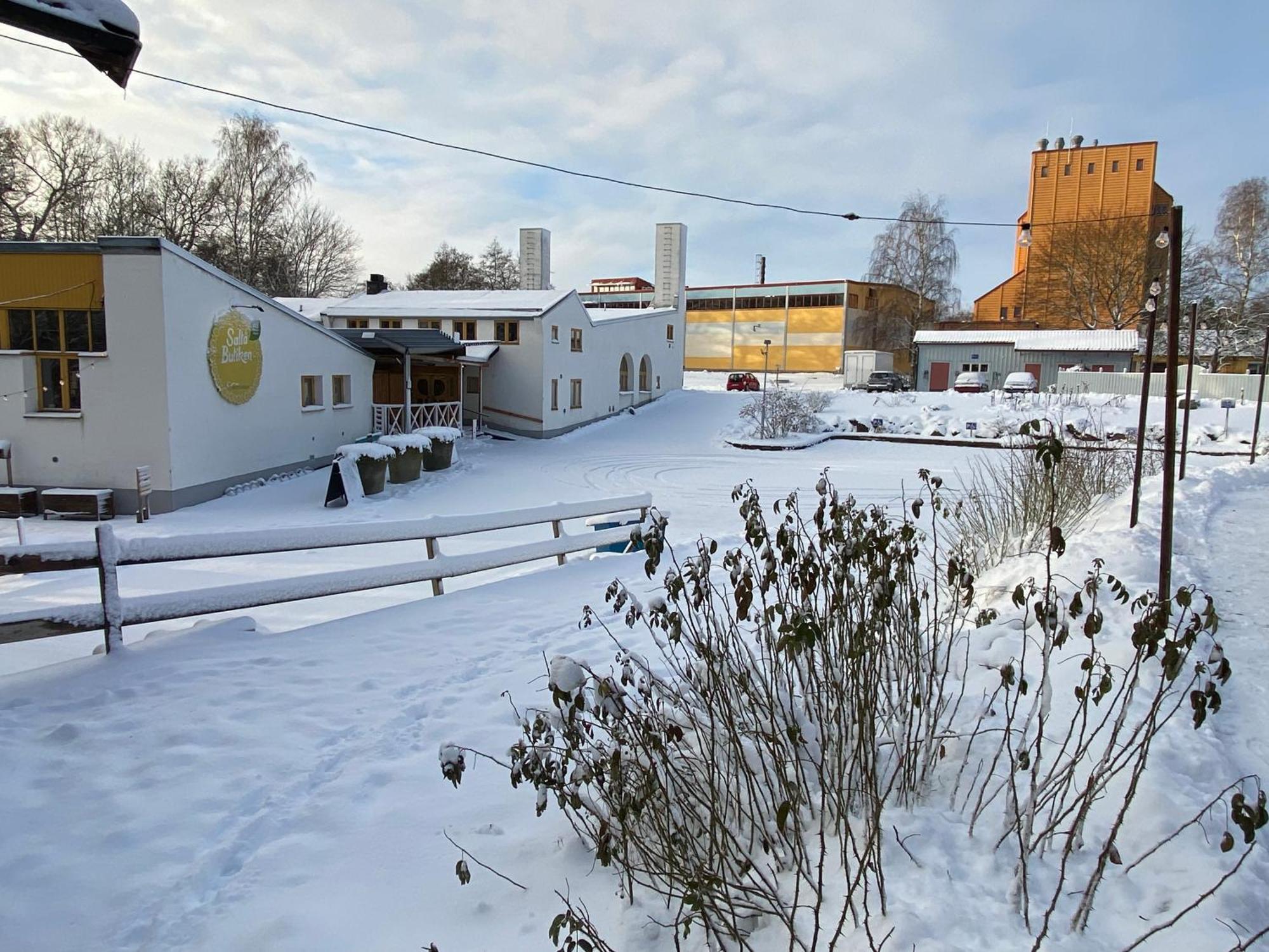 Hotel In Svalsaeter, Kallfors, Jaerna, Stockholm, 5 Min To Golf & 15 Min To Ytterjaerna Concerts Esterno foto